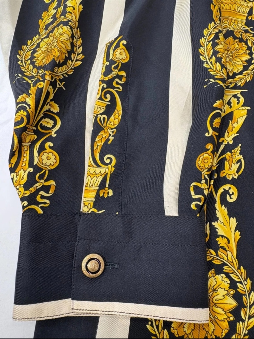Very Rare Gianni Versace Silk Baroque Jewels button up shirt Vintage - Picture 12 of 16